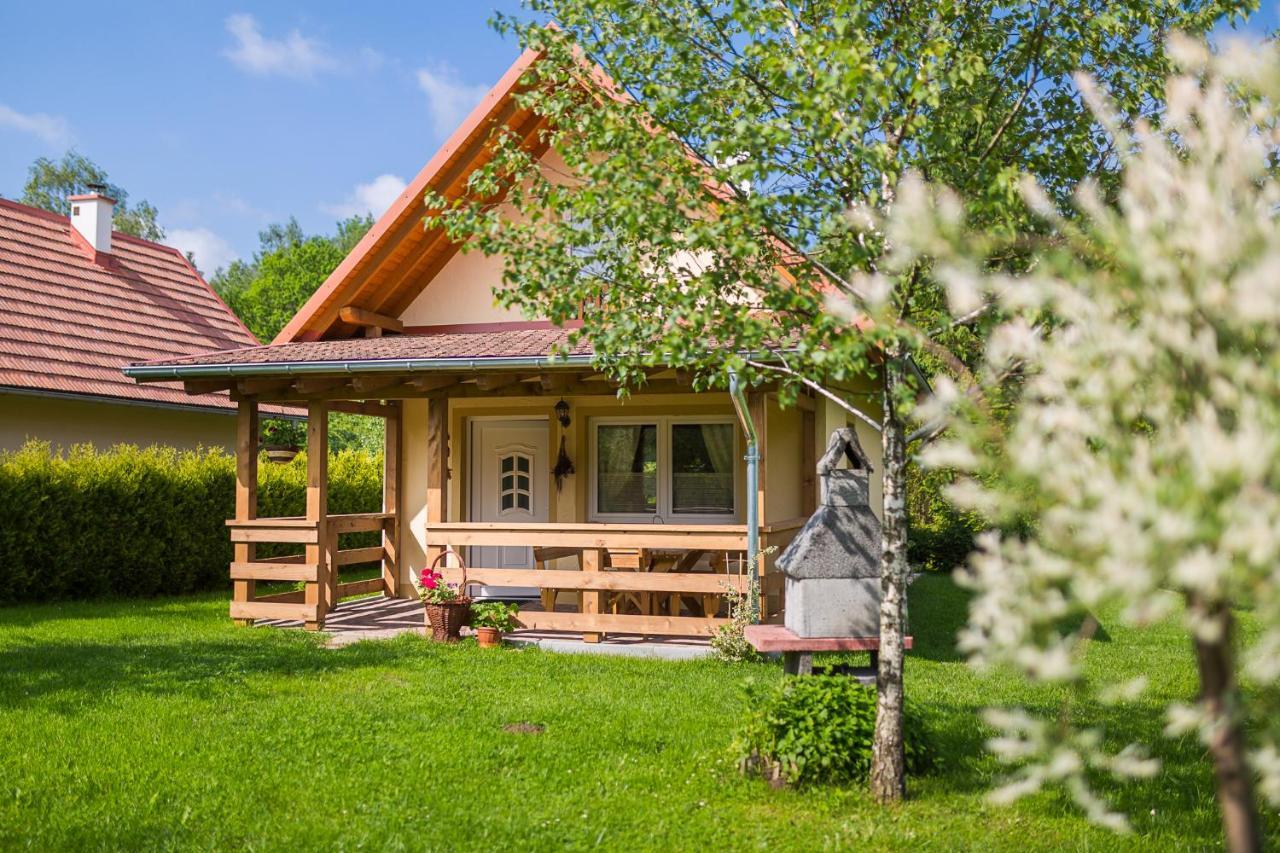 Domki Nad Stawem. Polańczyk Exterior foto